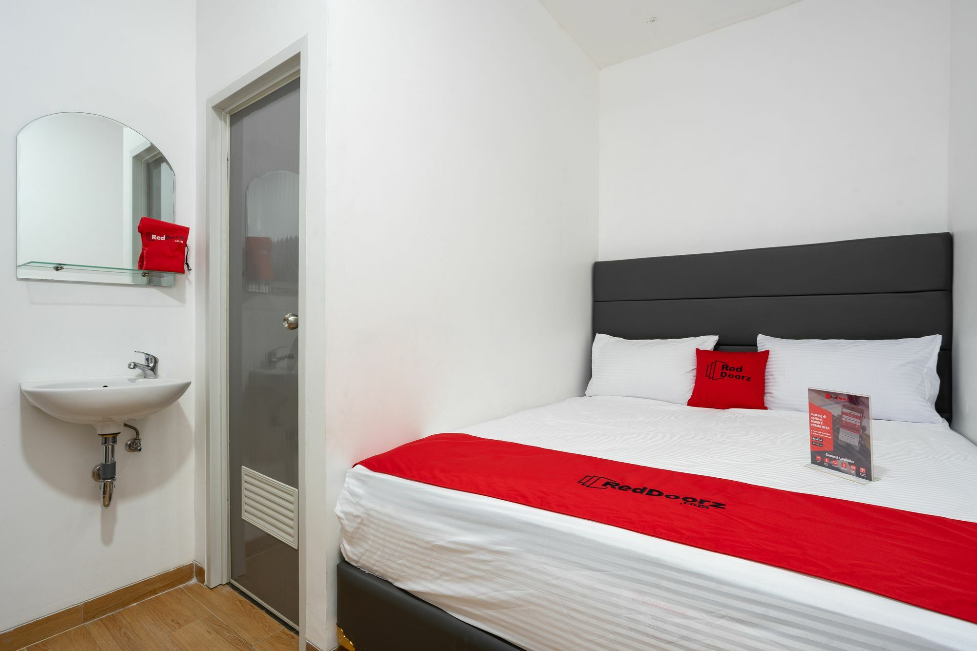 ג'קרטה Reddoorz Plus @ Danau Sunter Utara מראה חיצוני תמונה