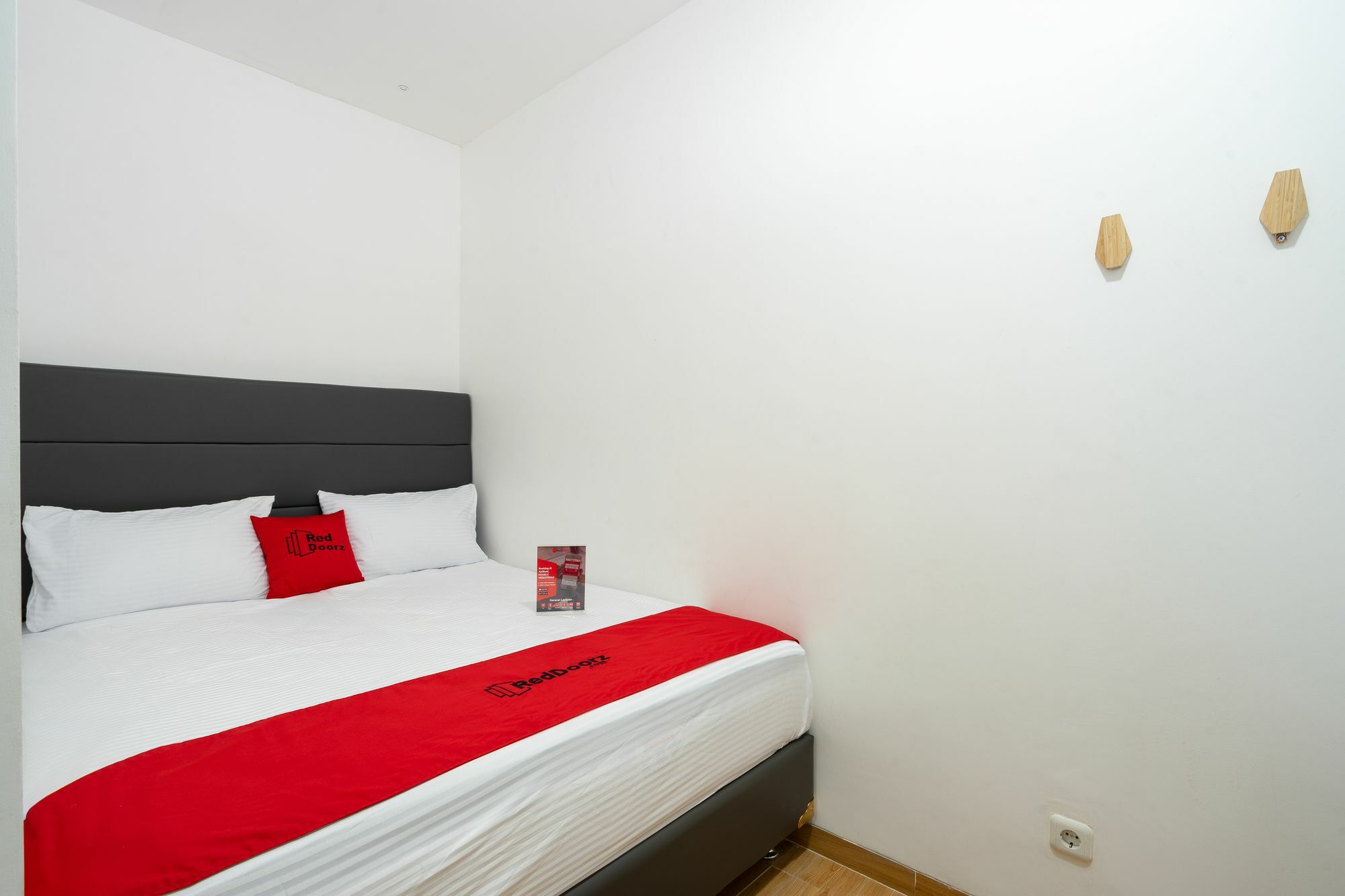 ג'קרטה Reddoorz Plus @ Danau Sunter Utara מראה חיצוני תמונה